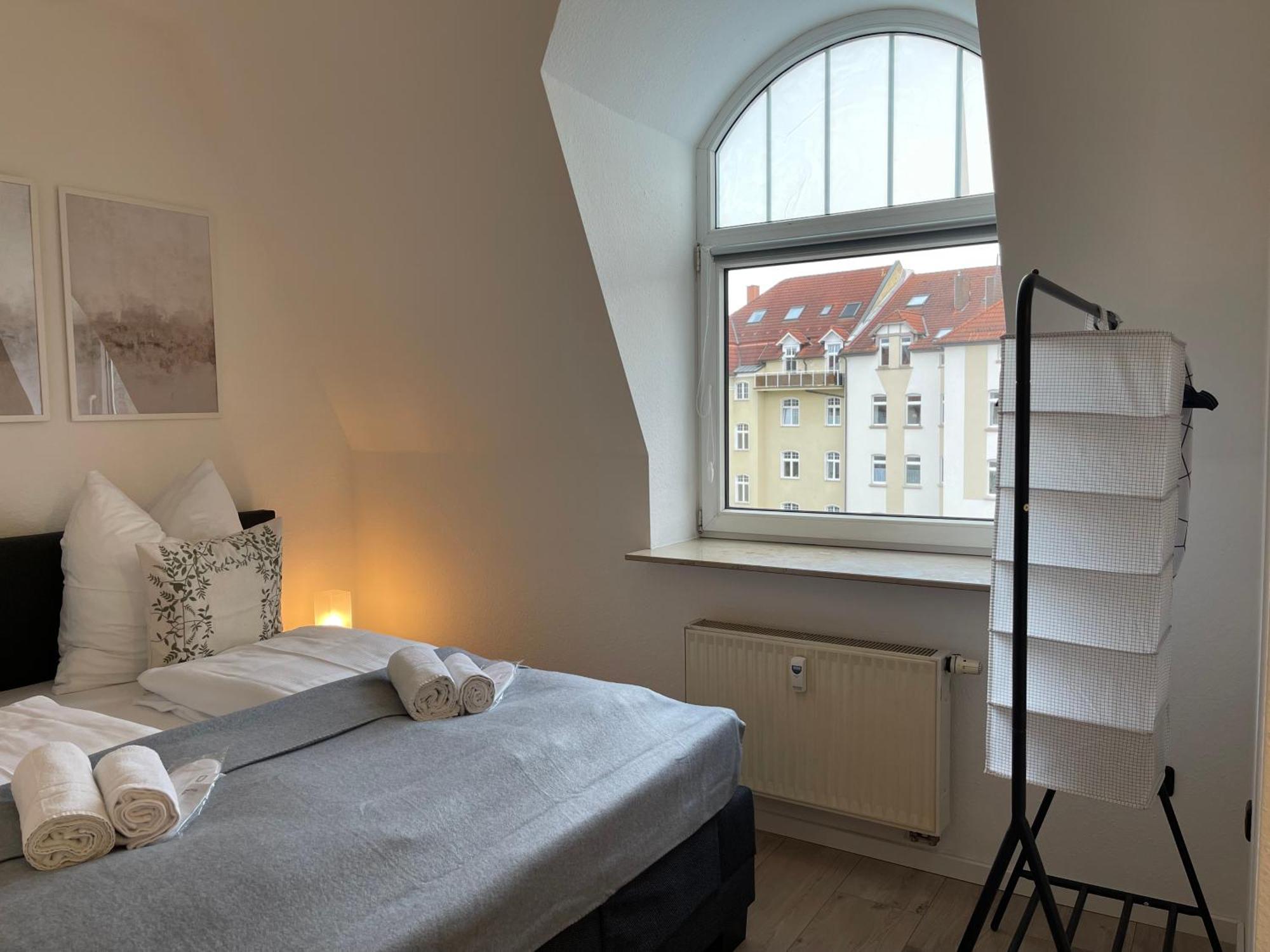 Raha Apartments - Modernes Studio-Apartment - Hbf - Gratis Parkplatz Erfurt Eksteriør bilde