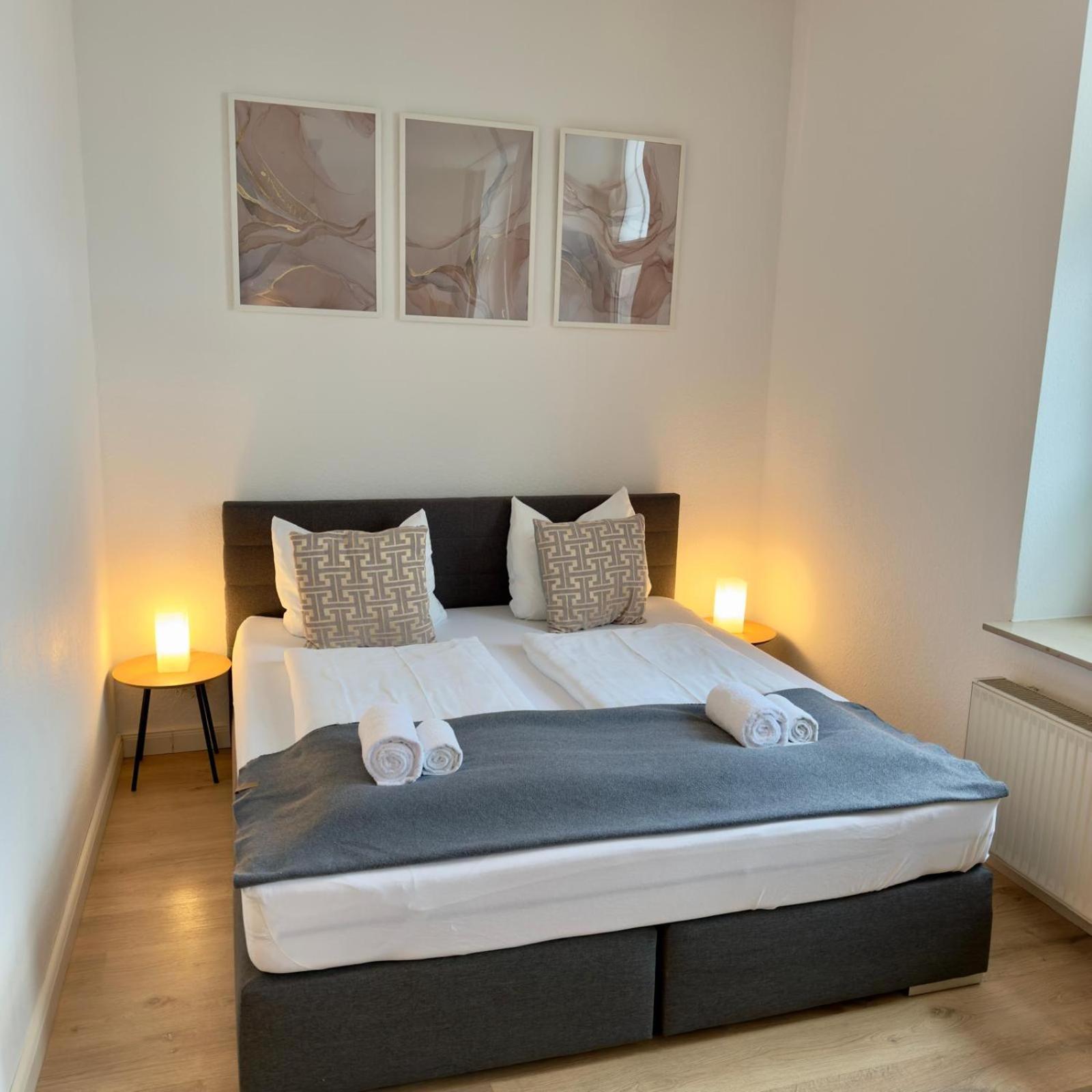 Raha Apartments - Modernes Studio-Apartment - Hbf - Gratis Parkplatz Erfurt Eksteriør bilde