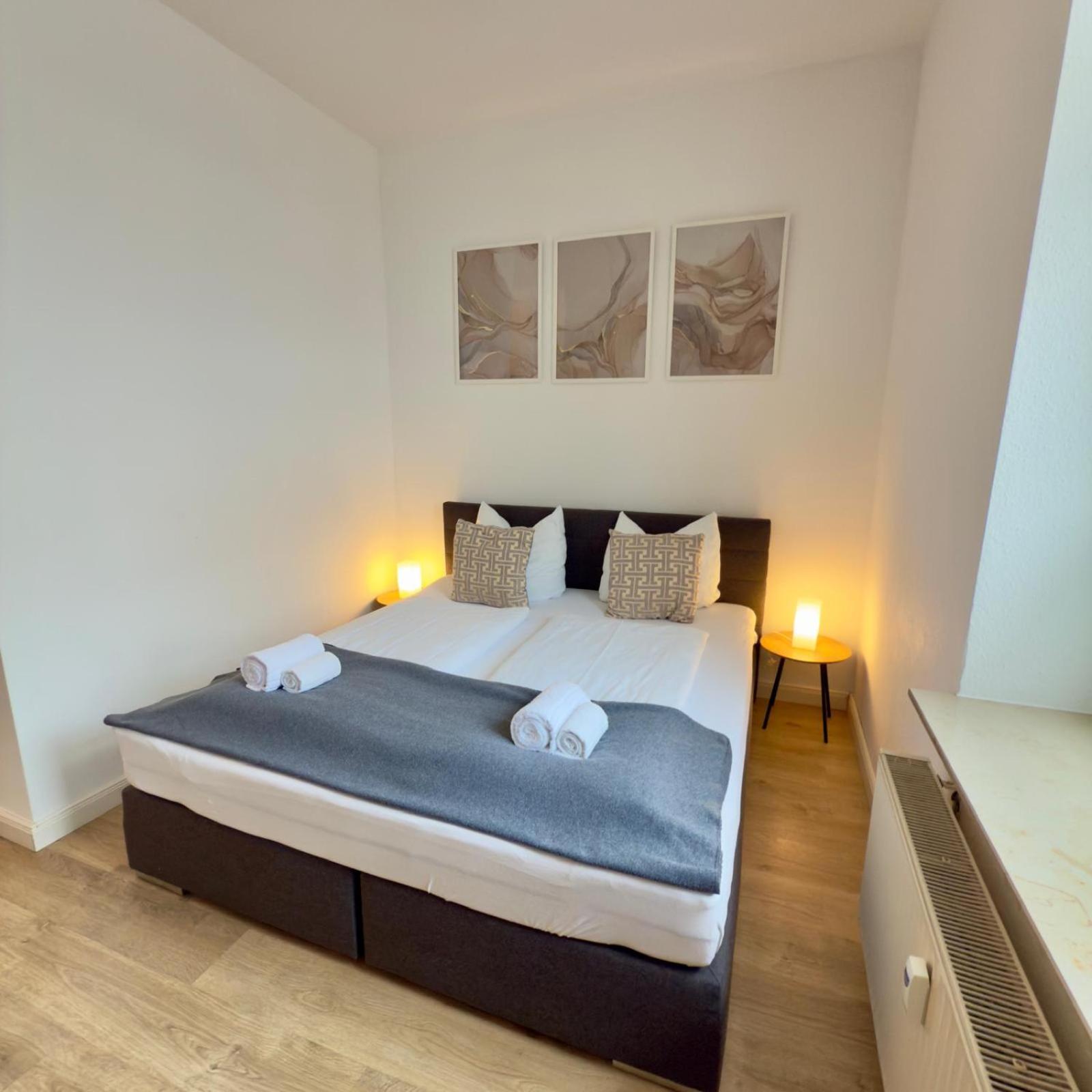 Raha Apartments - Modernes Studio-Apartment - Hbf - Gratis Parkplatz Erfurt Eksteriør bilde