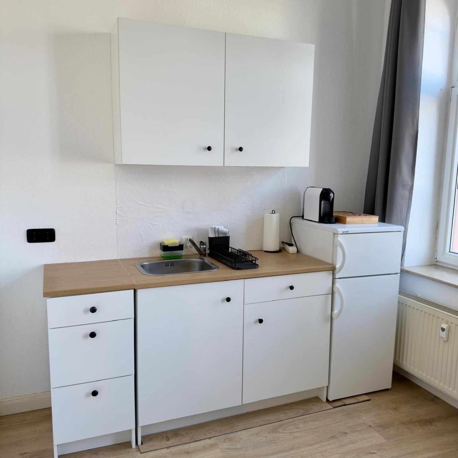 Raha Apartments - Modernes Studio-Apartment - Hbf - Gratis Parkplatz Erfurt Eksteriør bilde