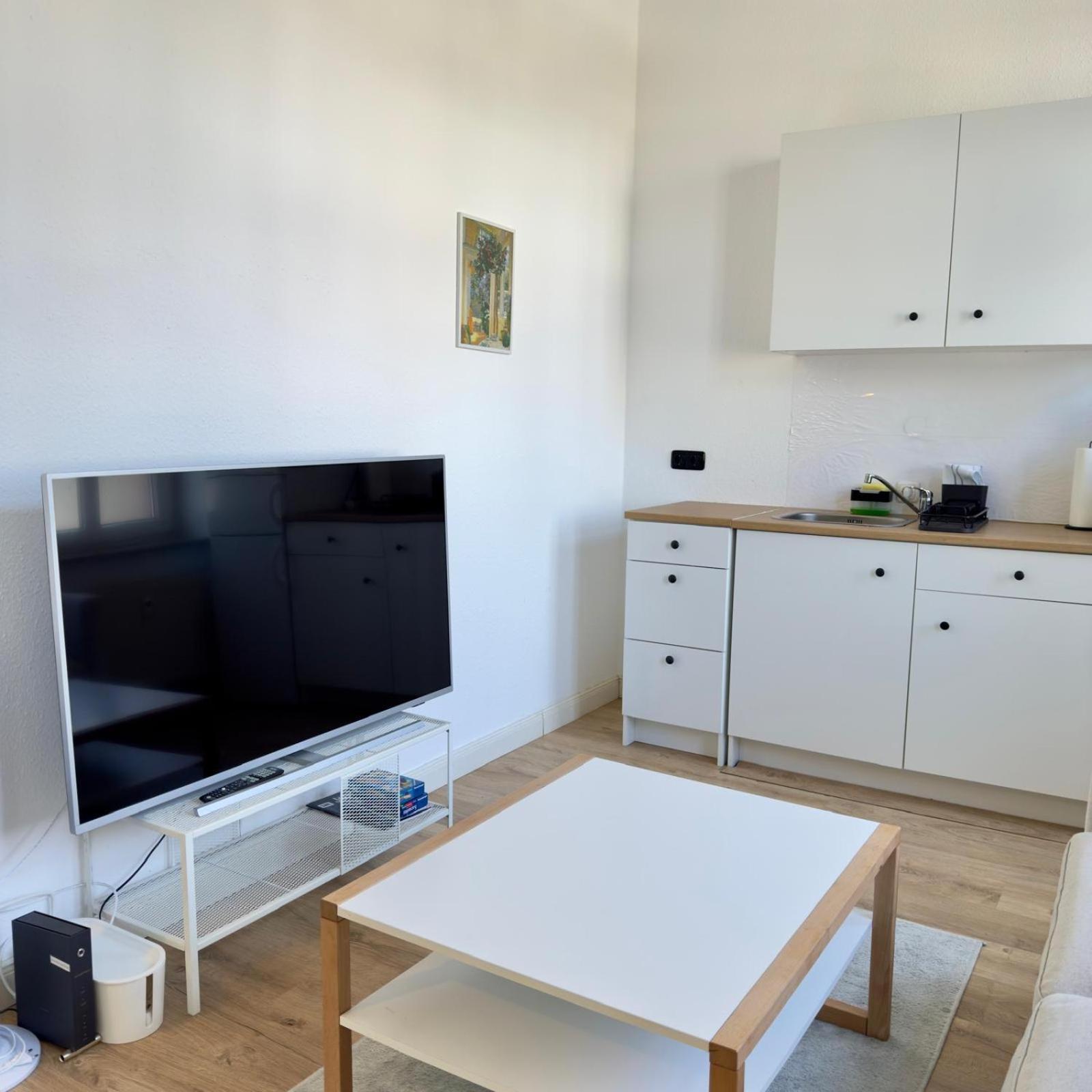Raha Apartments - Modernes Studio-Apartment - Hbf - Gratis Parkplatz Erfurt Eksteriør bilde